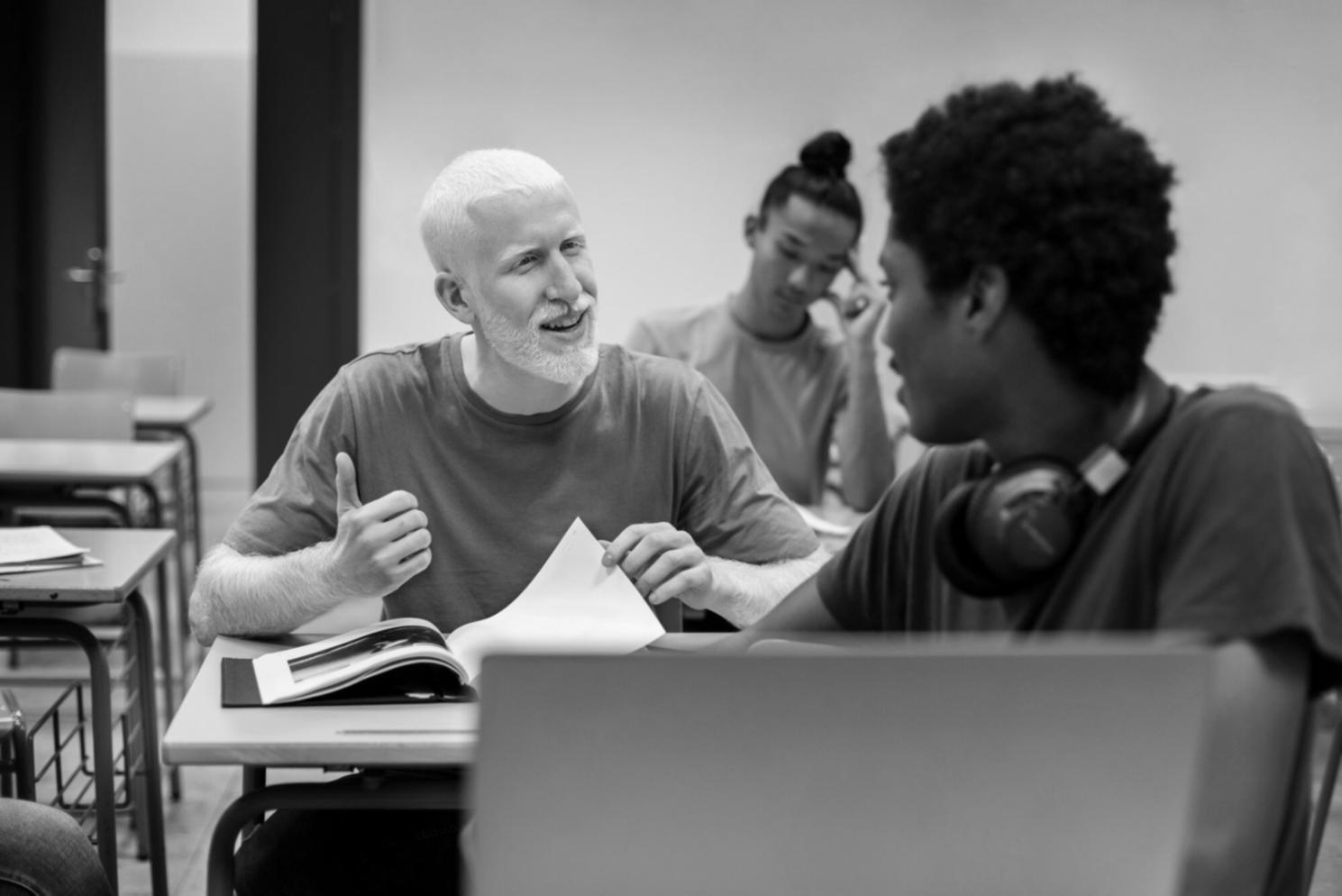 Gruppenbild von Teilnehmenden nach erfolgreichem Abschluss